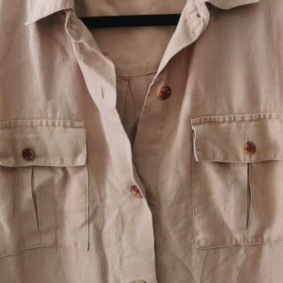 Evelyn & Arthur 100 % linen boxy safari blouse. Size L - Picture 4 of 7